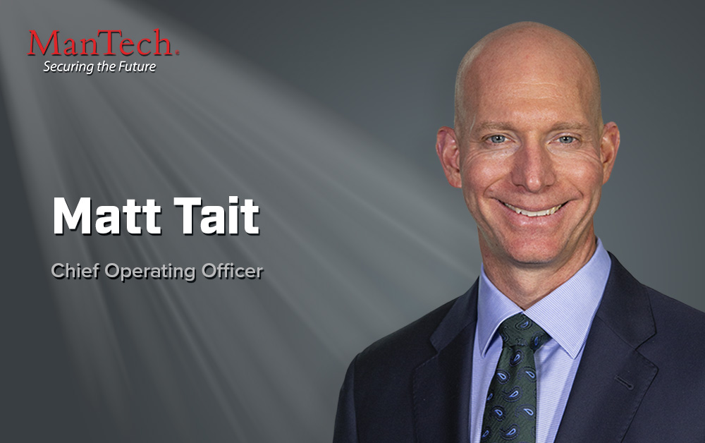 ManTech’s COO and Navy Veteran Matt Tait honors the U.S. Navy’s